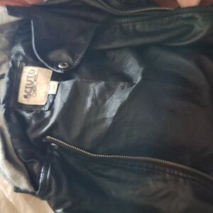 Leather jacket gently worn clean and looks new